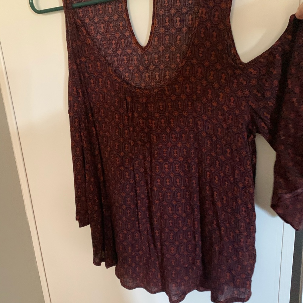 Mossimo cold shoulder boho style shirt !